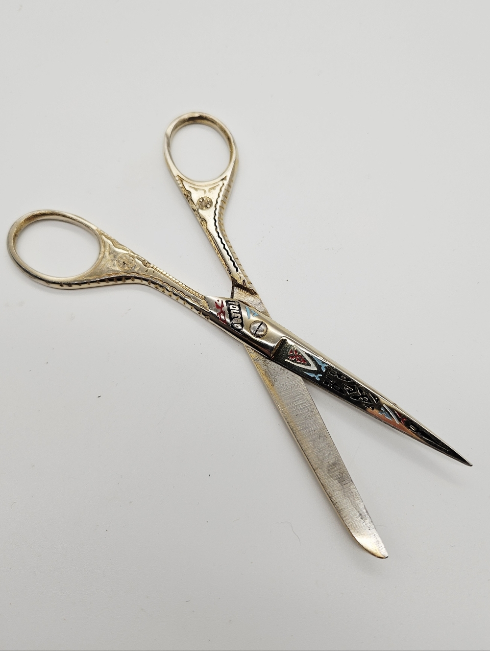 VINTAGE | Toledo gold tone decorative design sewing scissors
